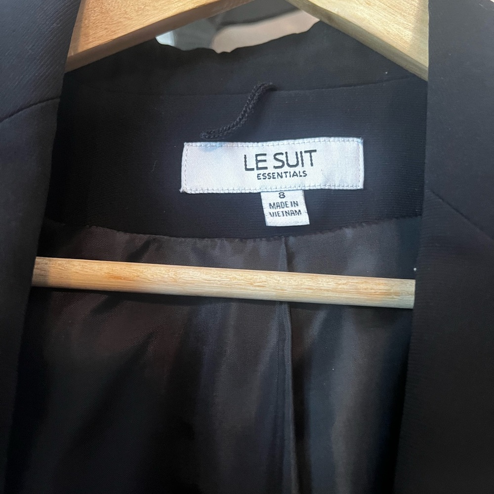 Le Suit Size 8 Black 4 Button Fitted Blazer Womens - Picture 4 of 5